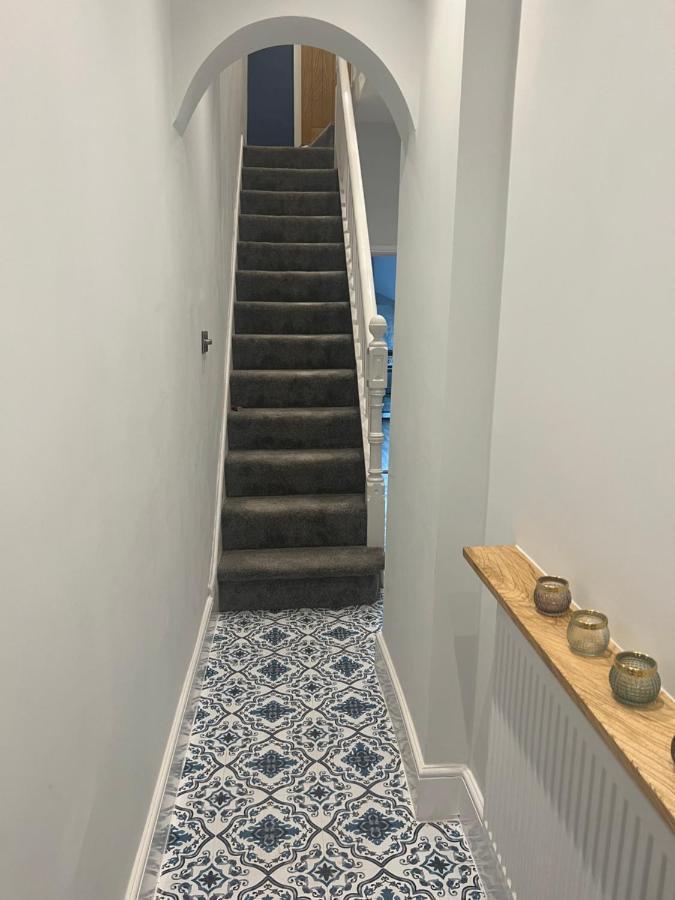 Luxury 2 Bed Apartment Great Location Stoke-on-Trent Екстериор снимка