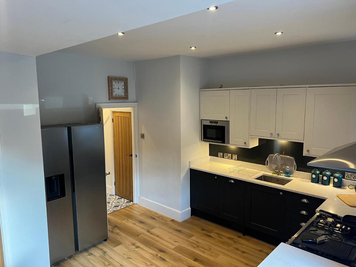 Luxury 2 Bed Apartment Great Location Stoke-on-Trent Екстериор снимка