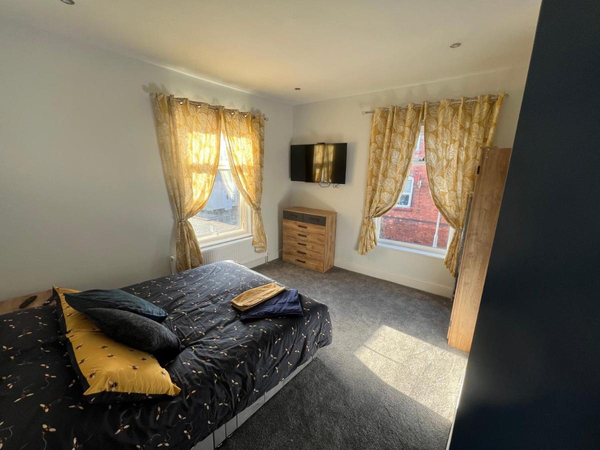 Luxury 2 Bed Apartment Great Location Stoke-on-Trent Екстериор снимка
