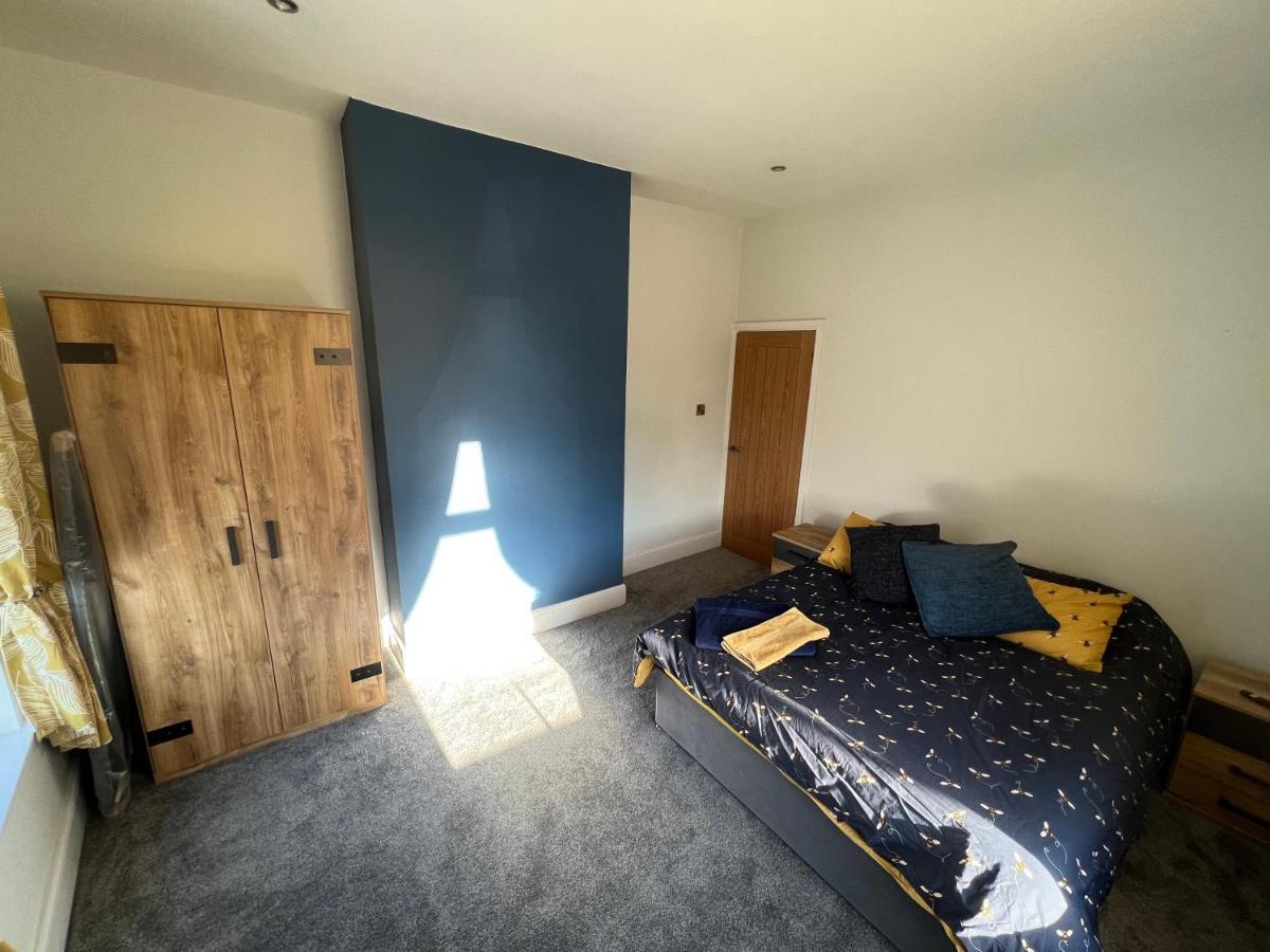Luxury 2 Bed Apartment Great Location Stoke-on-Trent Екстериор снимка