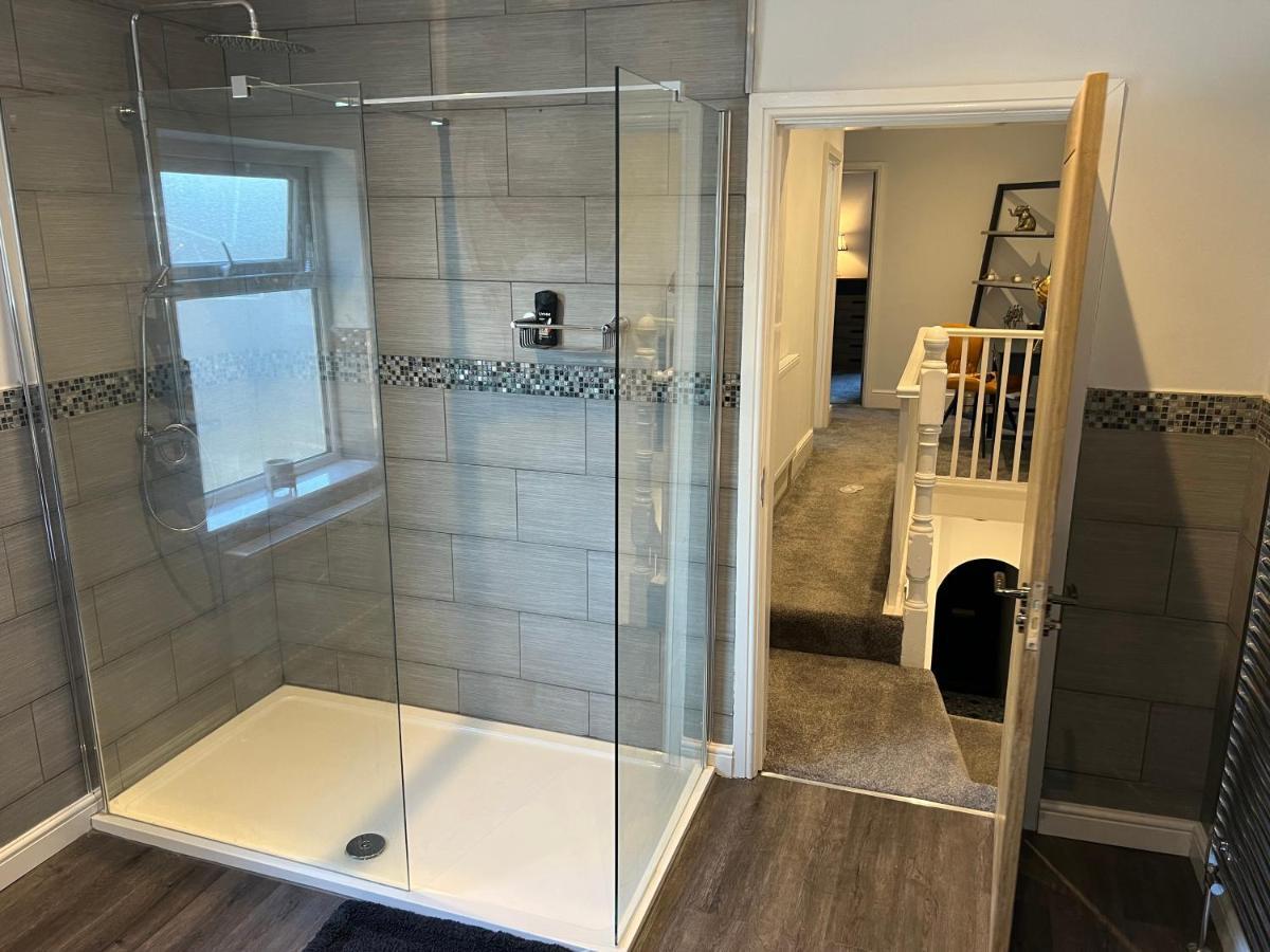 Luxury 2 Bed Apartment Great Location Stoke-on-Trent Екстериор снимка