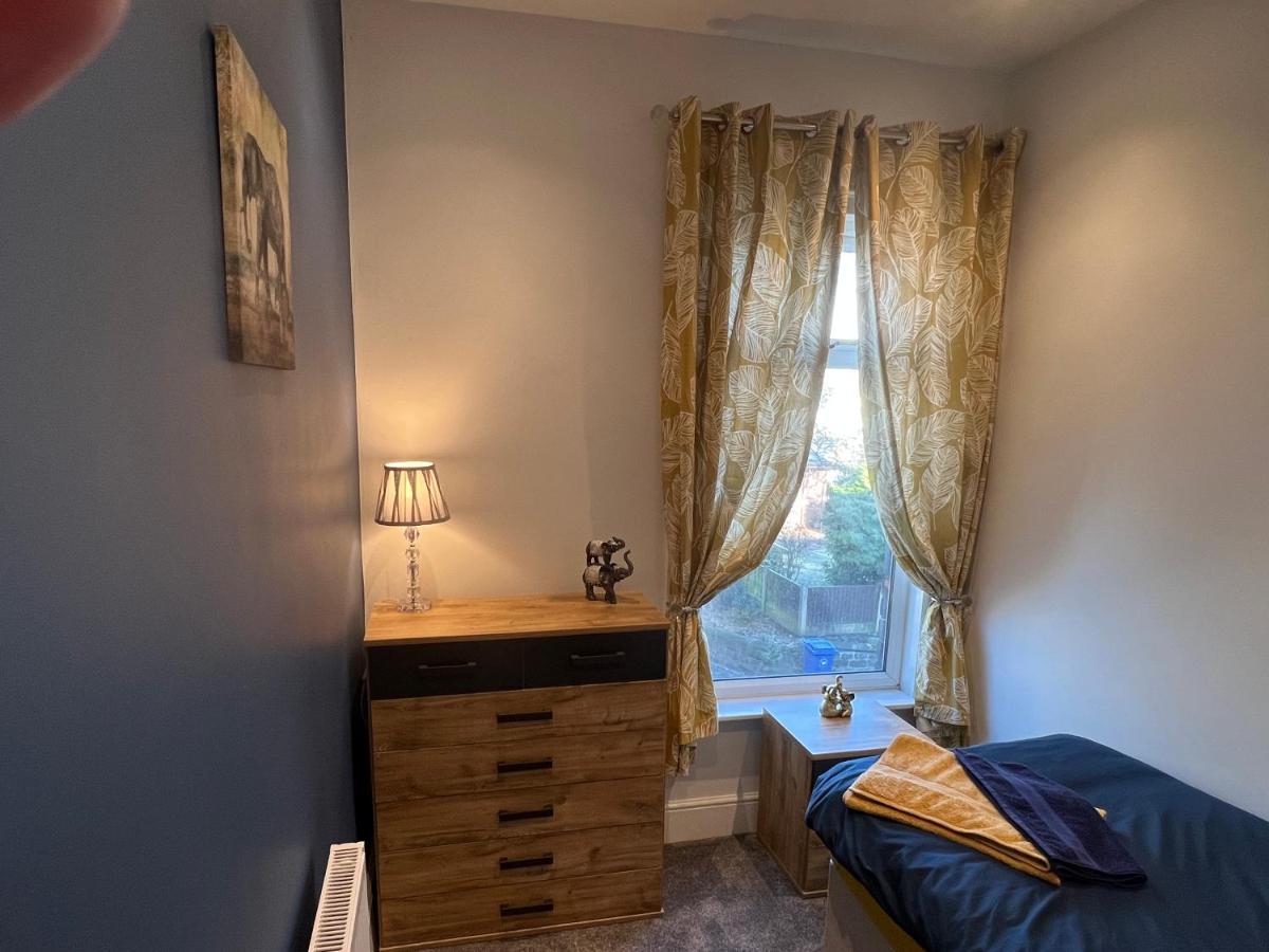 Luxury 2 Bed Apartment Great Location Stoke-on-Trent Екстериор снимка