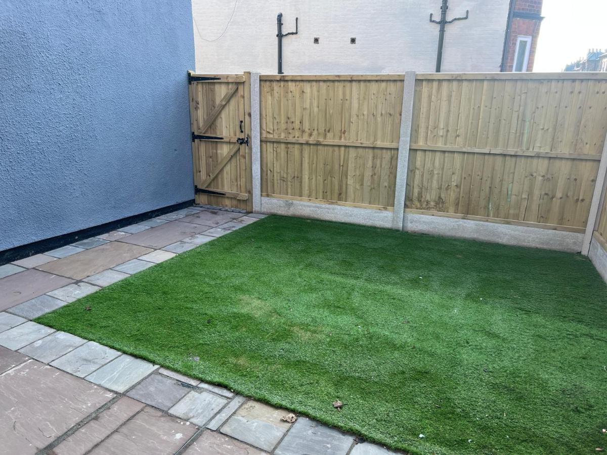 Luxury 2 Bed Apartment Great Location Stoke-on-Trent Екстериор снимка